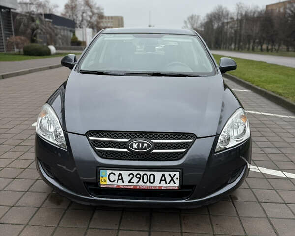 Серый Киа Сид, объемом двигателя 1.4 л и пробегом 95 тыс. км за 6599 $, фото 1 на Automoto.ua