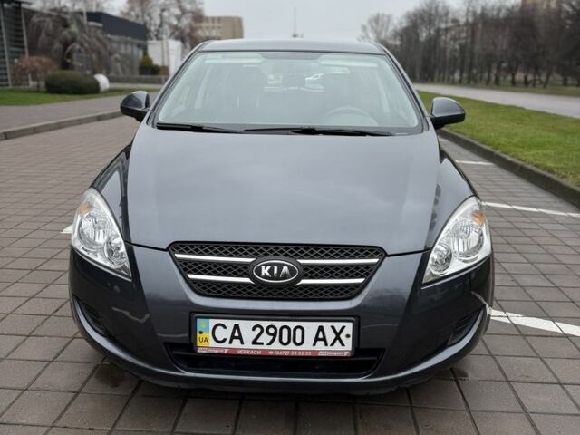 Серый Киа Сид, объемом двигателя 1.4 л и пробегом 95 тыс. км за 6800 $, фото 1 на Automoto.ua