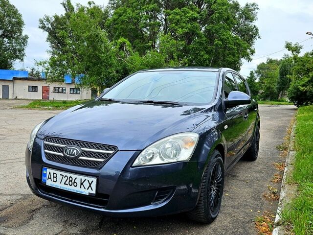 Серый Киа Сид, объемом двигателя 1.4 л и пробегом 190 тыс. км за 4950 $, фото 1 на Automoto.ua