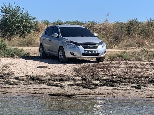 Сірий Кіа Сід, об'ємом двигуна 1.4 л та пробігом 109 тис. км за 5000 $, фото 1 на Automoto.ua