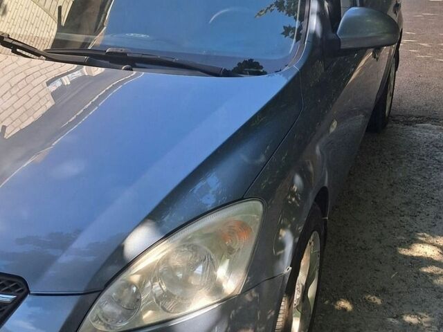 Сірий Кіа Сід, об'ємом двигуна 1.59 л та пробігом 205 тис. км за 5500 $, фото 1 на Automoto.ua