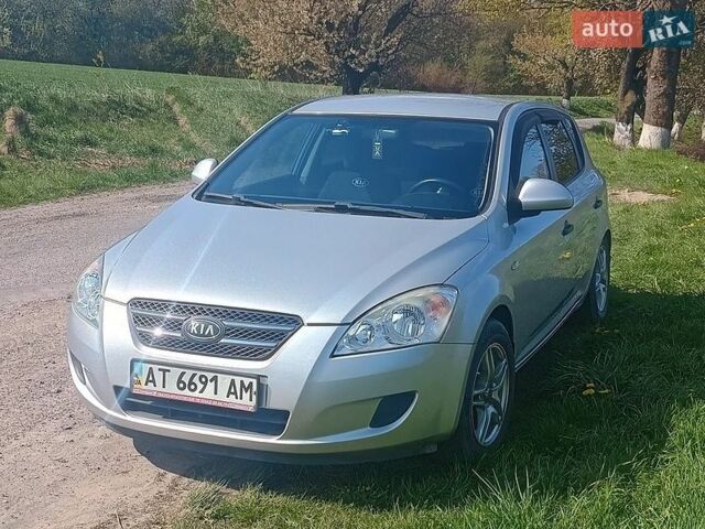 Серый Киа Сид, объемом двигателя 1.4 л и пробегом 127 тыс. км за 5500 $, фото 1 на Automoto.ua