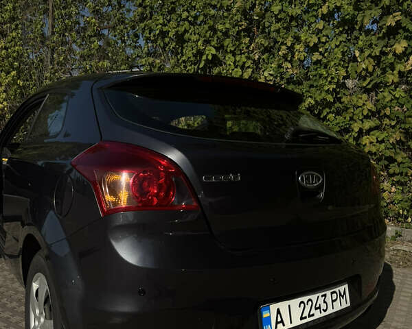 Серый Киа Сид, объемом двигателя 1.4 л и пробегом 286 тыс. км за 5000 $, фото 1 на Automoto.ua