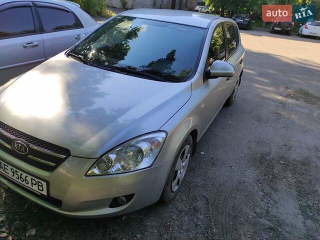 Серый Киа Сид, объемом двигателя 1.4 л и пробегом 105 тыс. км за 5700 $, фото 1 на Automoto.ua