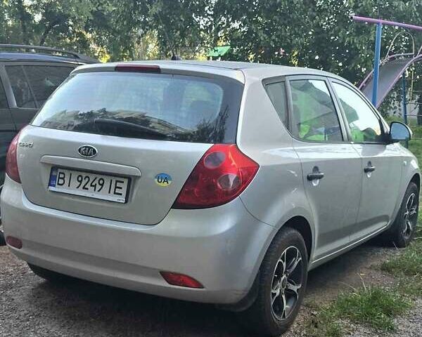 Сірий Кіа Сід, об'ємом двигуна 1.6 л та пробігом 275 тис. км за 5900 $, фото 1 на Automoto.ua