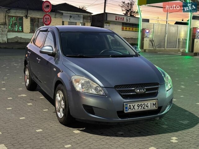 Серый Киа Сид, объемом двигателя 1.59 л и пробегом 205 тыс. км за 5990 $, фото 1 на Automoto.ua