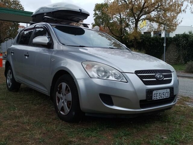 Сірий Кіа Сід, об'ємом двигуна 1.6 л та пробігом 250 тис. км за 4000 $, фото 1 на Automoto.ua