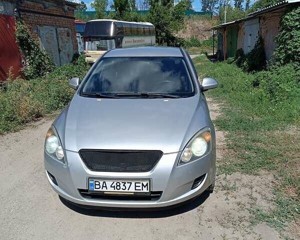 Серый Киа Сид, объемом двигателя 1.58 л и пробегом 177 тыс. км за 5700 $, фото 1 на Automoto.ua