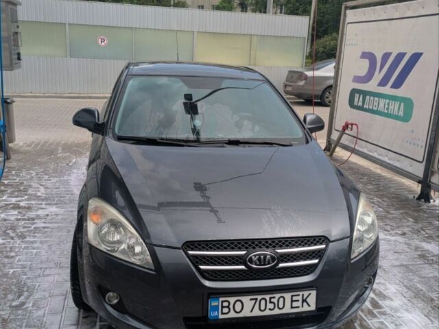 Серый Киа Сид, объемом двигателя 2 л и пробегом 340 тыс. км за 5300 $, фото 1 на Automoto.ua