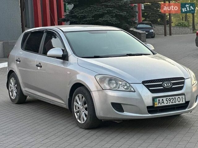 Серый Киа Сид, объемом двигателя 1.39 л и пробегом 246 тыс. км за 4499 $, фото 1 на Automoto.ua