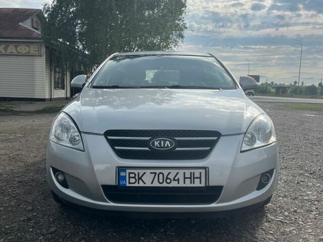 Сірий Кіа Сід, об'ємом двигуна 1.6 л та пробігом 246 тис. км за 4300 $, фото 1 на Automoto.ua