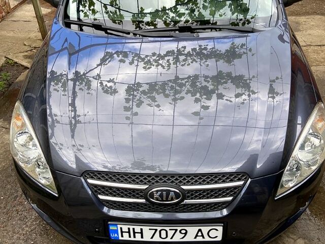 Серый Киа Сид, объемом двигателя 1.6 л и пробегом 203 тыс. км за 6600 $, фото 1 на Automoto.ua