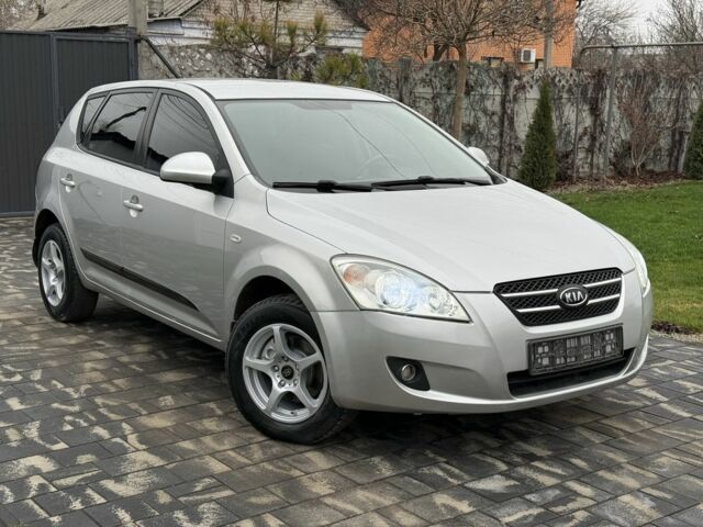 Серый Киа Сид, объемом двигателя 2 л и пробегом 191 тыс. км за 5700 $, фото 1 на Automoto.ua