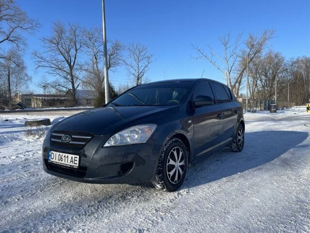 Серый Киа Сид, объемом двигателя 1.4 л и пробегом 180 тыс. км за 4750 $, фото 1 на Automoto.ua