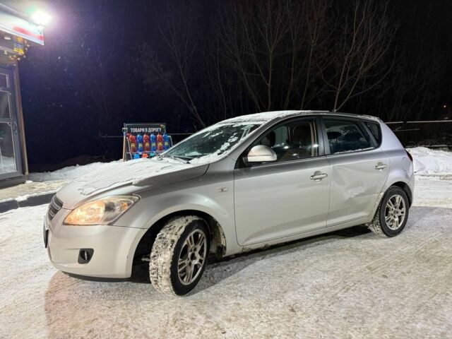 Серый Киа Сид, объемом двигателя 1.6 л и пробегом 238 тыс. км за 3747 $, фото 1 на Automoto.ua