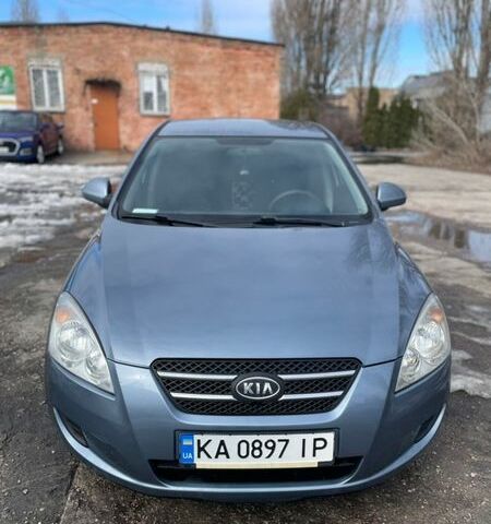 Серый Киа Сид, объемом двигателя 1.4 л и пробегом 320 тыс. км за 5200 $, фото 1 на Automoto.ua