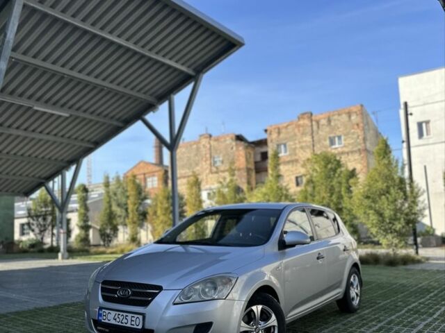 Сірий Кіа Сід, об'ємом двигуна 1.4 л та пробігом 235 тис. км за 4517 $, фото 1 на Automoto.ua