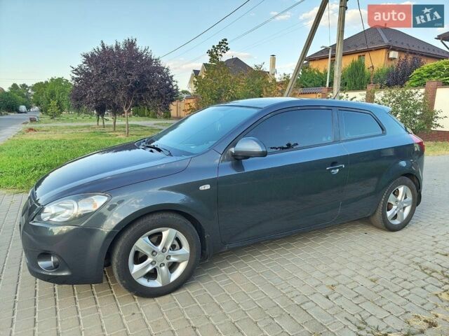 Серый Киа Сид, объемом двигателя 2 л и пробегом 190 тыс. км за 4799 $, фото 1 на Automoto.ua