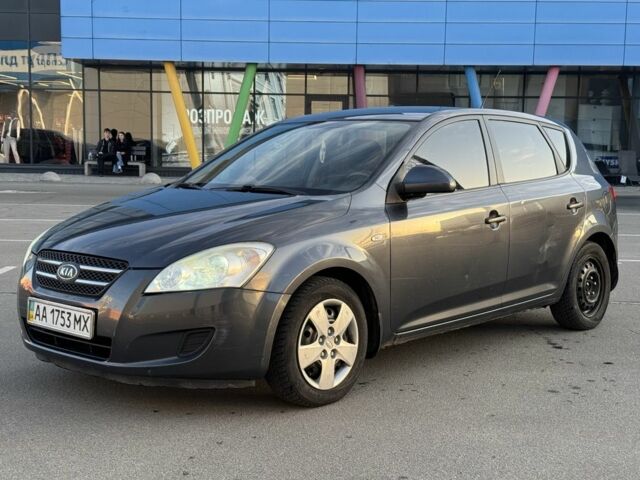 Серый Киа Сид, объемом двигателя 1.6 л и пробегом 231 тыс. км за 4450 $, фото 1 на Automoto.ua