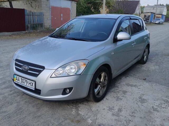 Серый Киа Сид, объемом двигателя 2 л и пробегом 184 тыс. км за 5900 $, фото 1 на Automoto.ua