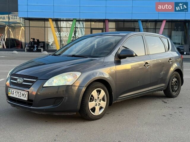 Сірий Кіа Сід, об'ємом двигуна 1.6 л та пробігом 231 тис. км за 4400 $, фото 1 на Automoto.ua