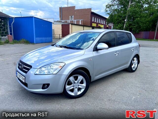 Серый Киа Сид, объемом двигателя 1.6 л и пробегом 245 тыс. км за 5450 $, фото 1 на Automoto.ua