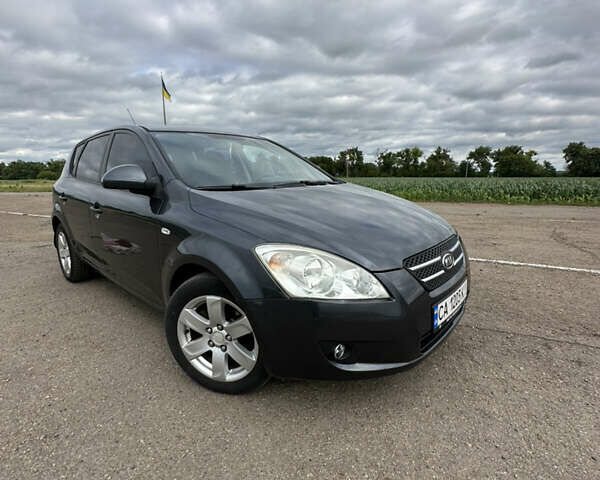 Серый Киа Сид, объемом двигателя 1.4 л и пробегом 260 тыс. км за 5200 $, фото 1 на Automoto.ua