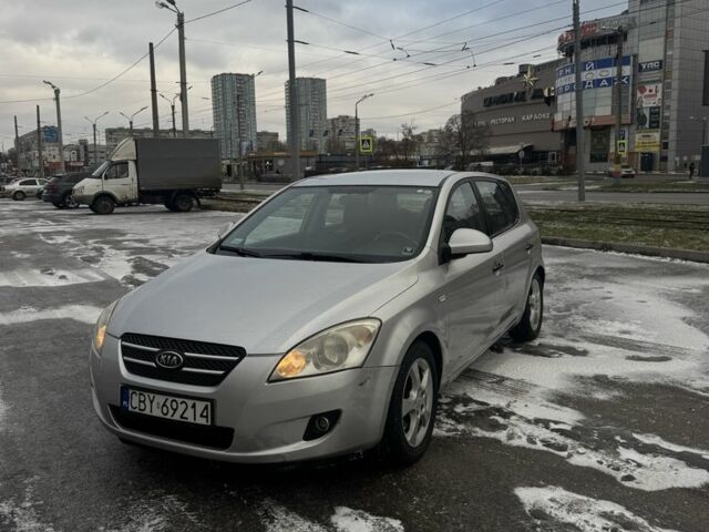 Сірий Кіа Сід, об'ємом двигуна 1.6 л та пробігом 280 тис. км за 2800 $, фото 1 на Automoto.ua