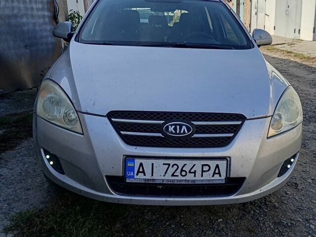 Серый Киа Сид, объемом двигателя 1.6 л и пробегом 249 тыс. км за 5700 $, фото 1 на Automoto.ua
