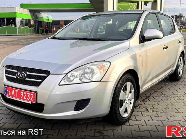 Серый Киа Сид, объемом двигателя 1.6 л и пробегом 216 тыс. км за 5900 $, фото 1 на Automoto.ua