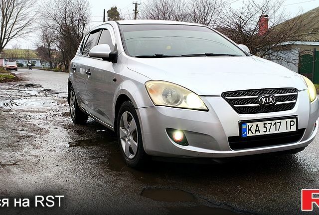 Серый Киа Сид, объемом двигателя 1.6 л и пробегом 208 тыс. км за 4600 $, фото 1 на Automoto.ua