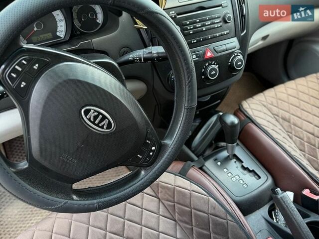 Серый Киа Сид, объемом двигателя 1.59 л и пробегом 235 тыс. км за 5800 $, фото 1 на Automoto.ua