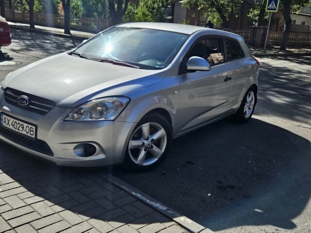 Серый Киа Сид, объемом двигателя 1.4 л и пробегом 287 тыс. км за 4500 $, фото 1 на Automoto.ua