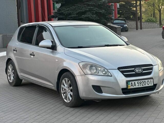 Серый Киа Сид, объемом двигателя 1.4 л и пробегом 246 тыс. км за 4499 $, фото 1 на Automoto.ua