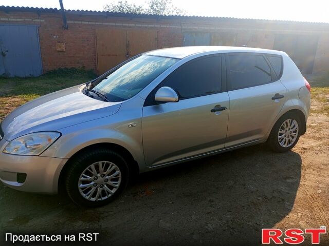 Серый Киа Сид, объемом двигателя 1.6 л и пробегом 228 тыс. км за 5900 $, фото 1 на Automoto.ua