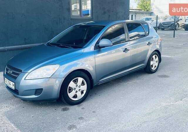 Сірий Кіа Сід, об'ємом двигуна 1.58 л та пробігом 250 тис. км за 4000 $, фото 1 на Automoto.ua