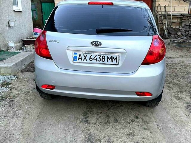 Серый Киа Сид, объемом двигателя 1.4 л и пробегом 298 тыс. км за 5200 $, фото 1 на Automoto.ua