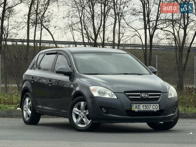 Серый Киа Сид, объемом двигателя 1.59 л и пробегом 218 тыс. км за 6750 $, фото 1 на Automoto.ua