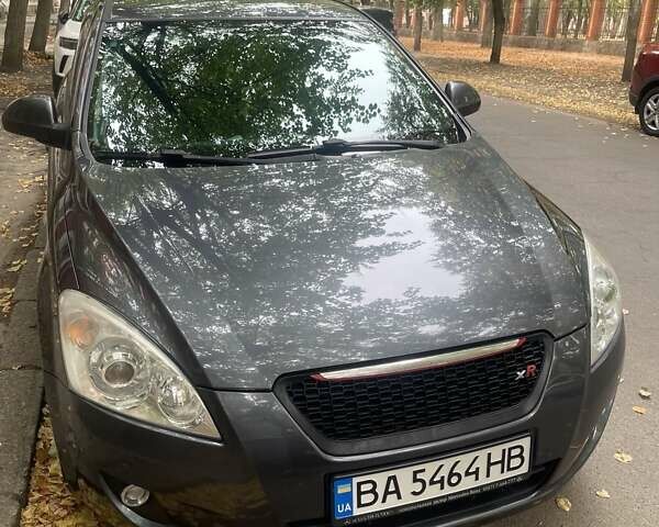 Серый Киа Сид, объемом двигателя 1.6 л и пробегом 250 тыс. км за 5700 $, фото 1 на Automoto.ua