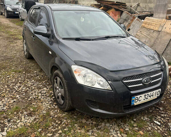 Киа Сид 2009 в Ивано-Франковске на Automoto.ua Серый Киа Сид, объемом двигателя 1.59 л и пробегом 129 тыс. км за 3400 $, фото 1 на Automoto.ua