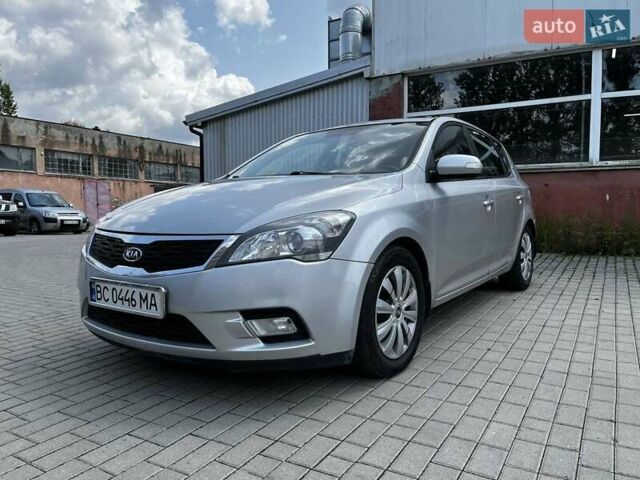 Серый Киа Сид, объемом двигателя 1.59 л и пробегом 230 тыс. км за 5500 $, фото 1 на Automoto.ua