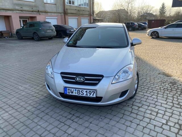 Серый Киа Сид, объемом двигателя 0 л и пробегом 250 тыс. км за 4900 $, фото 1 на Automoto.ua