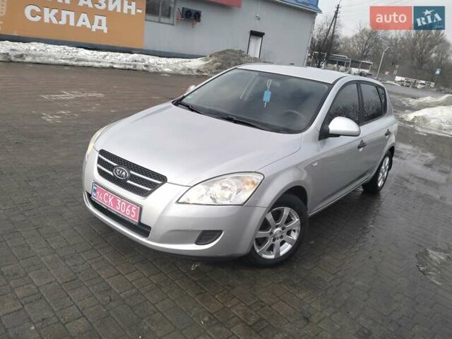 Серый Киа Сид, объемом двигателя 0 л и пробегом 248 тыс. км за 5299 $, фото 1 на Automoto.ua