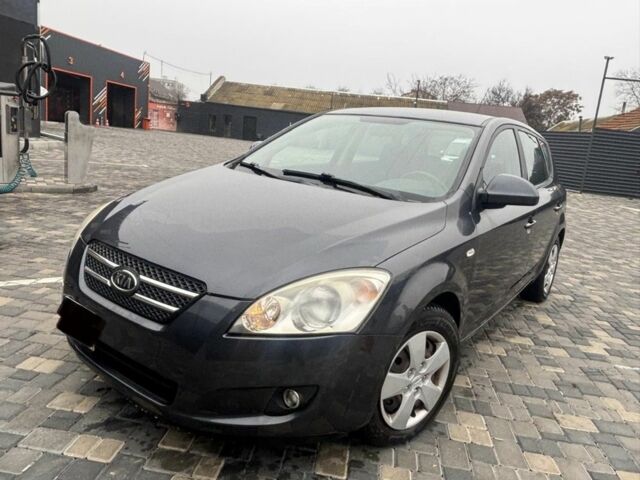 Серый Киа Сид, объемом двигателя 1.6 л и пробегом 130 тыс. км за 2700 $, фото 1 на Automoto.ua