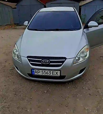 Серый Киа Сид, объемом двигателя 1.6 л и пробегом 139 тыс. км за 5100 $, фото 1 на Automoto.ua