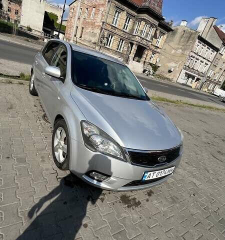 Сірий Кіа Сід, об'ємом двигуна 1.58 л та пробігом 225 тис. км за 6500 $, фото 1 на Automoto.ua