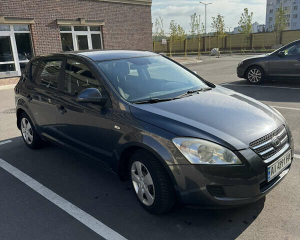 Серый Киа Сид, объемом двигателя 1.6 л и пробегом 161 тыс. км за 5400 $, фото 1 на Automoto.ua