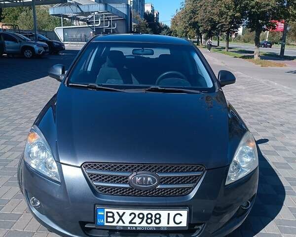 Серый Киа Сид, объемом двигателя 1.99 л и пробегом 255 тыс. км за 5500 $, фото 1 на Automoto.ua