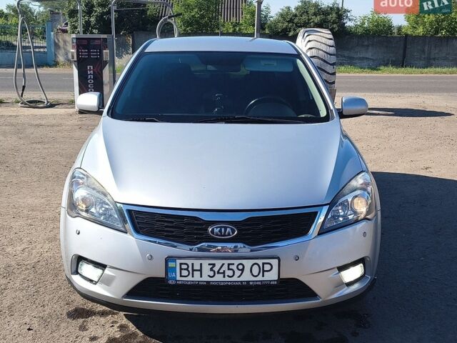 Серый Киа Сид, объемом двигателя 1.59 л и пробегом 148 тыс. км за 5600 $, фото 1 на Automoto.ua