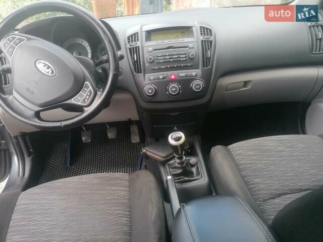 Сірий Кіа Сід, об'ємом двигуна 1.4 л та пробігом 190 тис. км за 5500 $, фото 1 на Automoto.ua